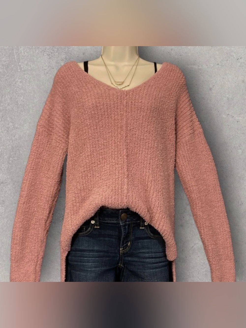: : CUPCAKES & CASHMERE Soft Comfy V Neck Sweater : : size M